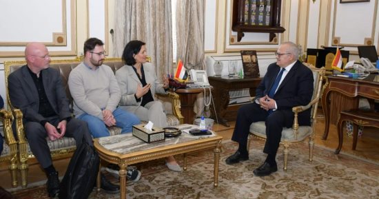 الخشت يستقبل وفد مؤسسة AQAS الألمانى للاعتماد الدولى لكلية الإعلام 