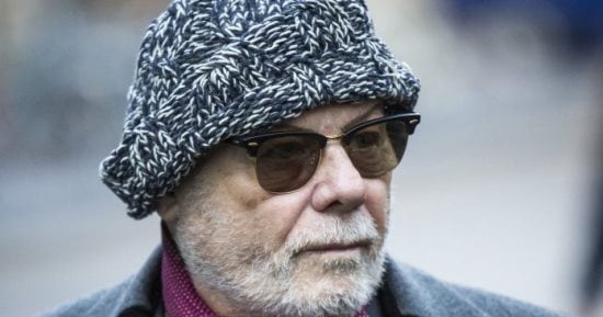 Hunting Gary Glitter مسلسل وثائقى عن مغنى البوب جارى جليتر بعد سجنه