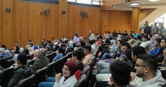 250 طالبا بجامعة القناة يشاركون فى ورشة عمل حول "البحث العلمي والابتكار "