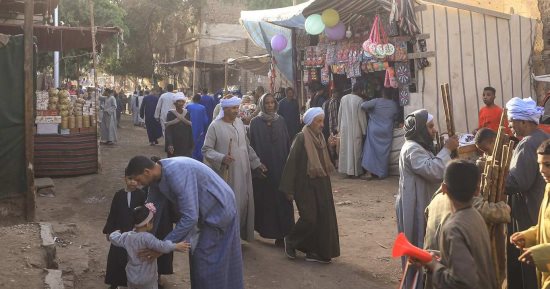 أهالى قرى ونجوع إسنا يحتفلون بمولد الأمير غانم بن عياض بالدورة الختامية.. صور