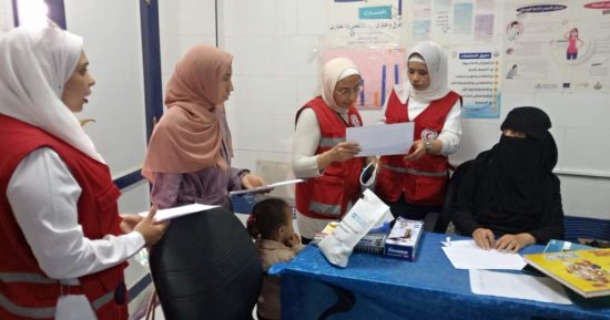 قدمت خدماتها لأكثر من 45 ألف حالة مرضية مجانًا بالوادى الجديد.. منظومة القوافل الطبية ضمن مبادرة حياة كريمة أكبر داعم لجهود مكافحة نقص التخصصات الطبية فى المحافظة.. والأولوية لسكان المناطق النائية.. صور