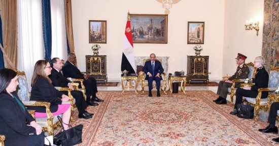 الرئيس السيسى يستقبل وزير الدفاع الأمريكى