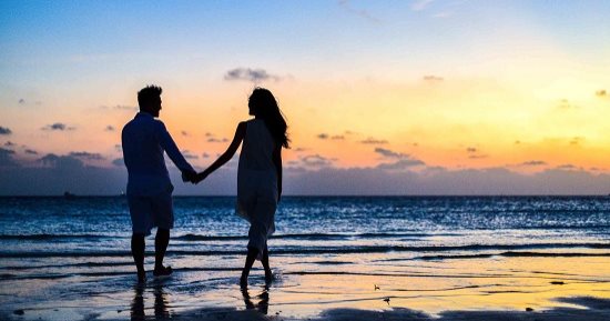 الحب وحده لا يكفى.. عوامل تساعد على نجاح العلاقة الزوجية واستقرارها