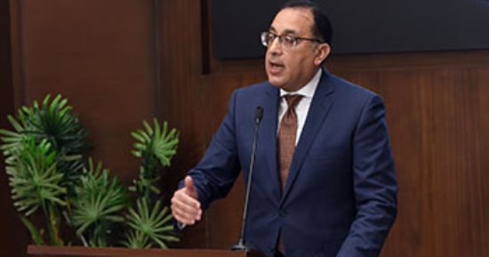 رئيس الوزراء: الاستعانة بمكاتب عالمية فى طرح الكيانات الكبرى من البنوك وشركات التأمين