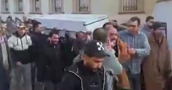 تشييع جثمان أحد ضحايا قطار قليوب بمقابر أشمون فى المنوفية