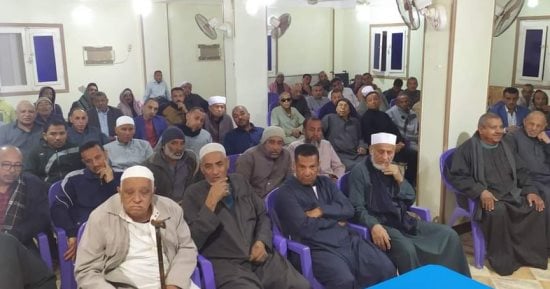 رئيس مركز الداخلة يعقد لقاء جماهيريا مع أهالى قرية الجديدة لبحث مطالبهم
