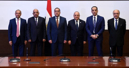التوقيع على مذكرة تفاهم لتطوير شركة النصر للزجاج والبلور 