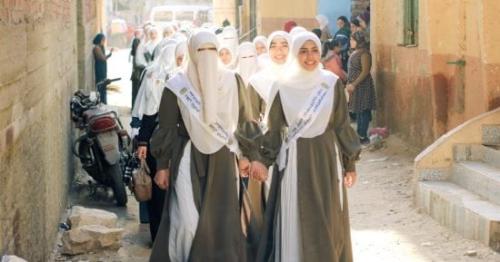 ممر شرفى لـ600 حافظة للقرآن الكريم فى قرية طموة بالجيزة.. صور