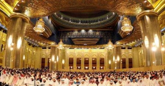 المسجد الكبير بالكويت يستعد لاستقبال المصلين فى صلاة القيام طوال رمضان