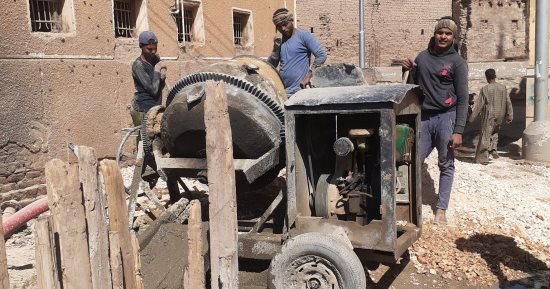 حياة كريمة بالأقصر.. مجلس قروى النمسا يعمل يوميا فى مشروعات الصرف الصحى.. صور