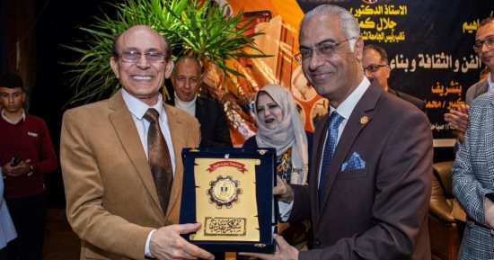 جامعة بورسعيد تكرم محمد صبحي وتحتفل بعيد ميلاده في حضور حشد طلابي كبير 