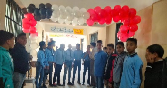 ممر شرفى وطبول.. طلاب وهيئة تدريس بكفر الشيخ يودعون مديرى مدرسة أحيلا للمعاش