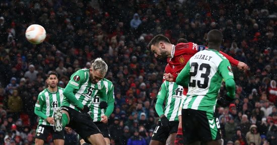 مانشستر يونايتد يكتسح ريال بيتيس برباعية فى الدوري الأوروبي.. فيديو