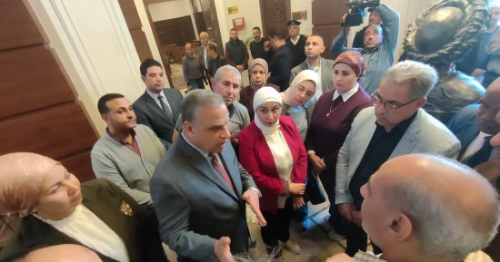 وفد "محلية النواب" يتفقد مكتبة رفاعة الطهطاوي بسوهاج