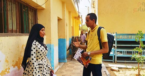 من دفتر الرائدات الريفيات داخل محافظة أسوان.. الجنديات المجهولات يصححن مفاهيم خاطئة فى مجتمعات الريف المصرى.. طفلة نزفت حتى ماتت بسبب الختان.. وقاصرة تحاول إثبات نسب أبنائها بعد زواجها قبل السن القانونية.. صور