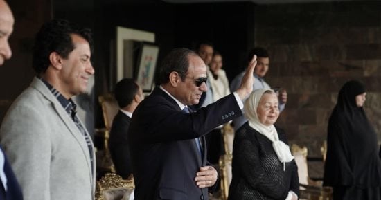 الرئيس السيسى يلبى حلم شباب "كابيتانو مصر" بحضوره المباراة النهائية.. الشركة المتحدة وأسرة البرنامج يتقدمون بالشكر للرئيس السيسى على دعمه المتواصل.. والجمهور يهتف من المدرجات: "بنحبك يا ريس"..فيديو و صور