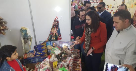 نائب محافظ البحيرة تفتتح معرض "صنع فى مصر" بنادى ألعاب دمنهور.. صور