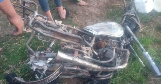 احتراق سيارة ودراجة نارية فى حريق حظيرة مواشى بالإسماعيلية 