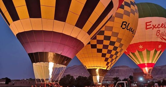تحليق 45 رحلة بالون طائر على متنها 1300 سائح غرب الأقصر.. صور