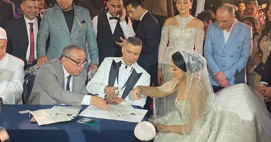 لحظة عقد حسن شاكوش قرانه على فتاة من خارج الوسط.. صور