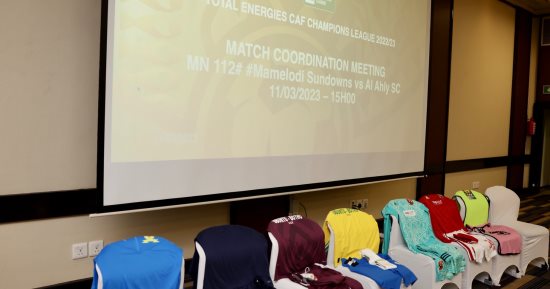 الأهلي يرتدى الزى الأحمر وصن داونز الأصفر فى مباراة دوري الأبطال غداً