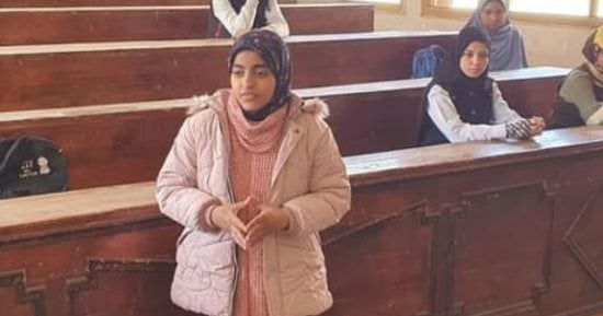 طالبة ثانوية بالأقصر تفوز بمسابقة "التحدث بالفصحى وتعمق النحو".. صور
