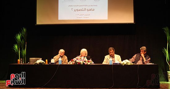 أعضاء لجنة تحكيم جائزة فاروق حسنى يستعرضون أصول فن التصوير فى ندوة بالأوبرا.. صور