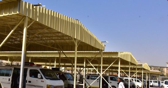 شاهد العمل فى مشروعات قومية لتطوير المواقف والأسواق بمدينتى الأقصر والبياضية