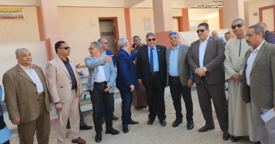 "محلية النواب" تتفقد مشروعات حياة كريمة بإسنا في محافظة الأقصر 