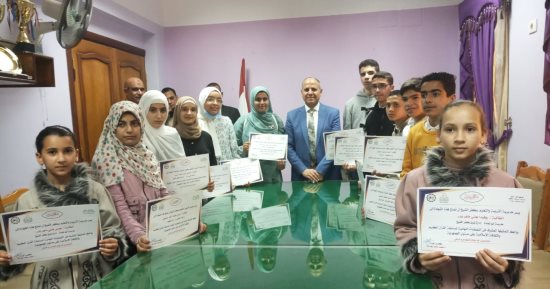 وكيل تعليم كفر الشيخ يكرم أوائل مسابقة القرآن الكريم والثقافة الإسلامية