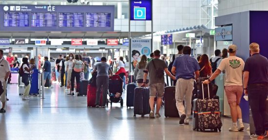 تعطل حركة الطيران فى 11 مطارا رئيسيا بألمانيا بسبب الإضرابات الواسعة