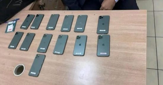 جمارك مطار القاهرة تضبط محاولتى تهريب هواتف محمولة وساعات ذكية