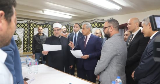 وزير القوى العاملة يتفقد لجنتي "الأوقاف والشهر العقاري" في ثانى أيام انتخابات العمال