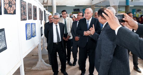 محافظ قنا ورئيس جامعة جنوب الوادي يدشنان فعاليات الأسبوع البيئي الـ 15 بالجامعة