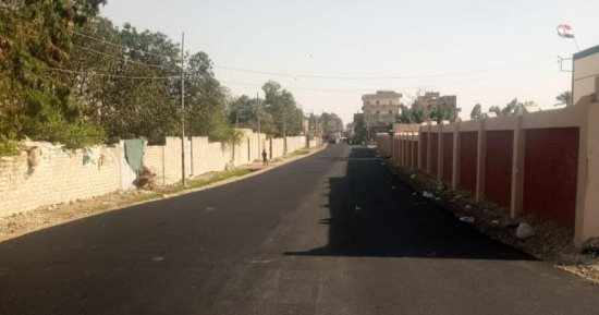 محافظ الإسماعيلية يتابع أعمال رصف محور روض إسكندر بمركز أبو صوير