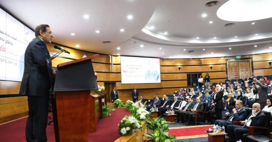 وزير البترول: قطاع البترول يشهد حالياً وجود سيدات متميزات يثرين العمل البترولى