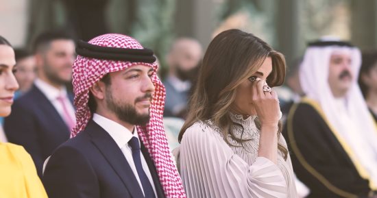 دموع الملكة رانيا تشعل مواقع التواصل.. صور جديدة لزفاف الأميرة إيمان
