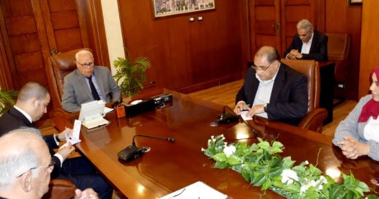 محافظ بورسعيد يتابع منظومة كاميرات المراقبة لمزيد من الانضباط بالشوارع والمنشآت