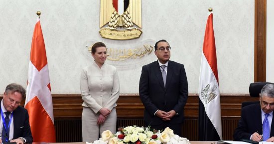 مصر والدنمارك يمددان اتفاقية التعاون الاستراتيجى بشأن الطاقة لمدة 5 سنوات.. صور