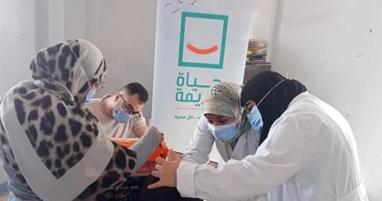 قوافل جامعة القناة تتوجه إلى قرية يوسف السباعي بالسويس بالتعاون مع حياة كريمة