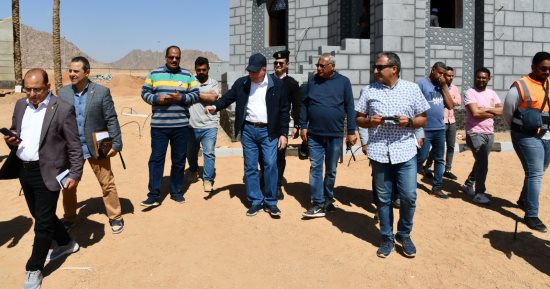 محافظ جنوب سيناء يتابع إنشاء القرية التراثية واستعدادات افتتاح مجلس مدينة شرم الشيخ