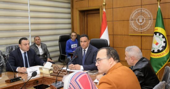 محافظ الدقهلية: الرئيس السيسى وجه بحل مشاكل المستثمرين والمصانع المتوقفة 