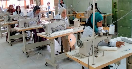 القوى العاملة بالمنوفية تختتم برنامجا تدريبيا على مهنة التفصيل والحياكة
