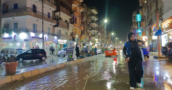 طوارئ بالمحافظات تحسبا للطقس السيئ.. سقوط أمطار غزيرة بالإسماعيلية وخفيفة ومتوسطة بمناطق شمال سيناء.. انتشار معدات شركة المياه بمناطق محافظات القناة.. والإسكندرية ترفع درجة الاستعداد تحسبا لسقوط أمطار.. صور