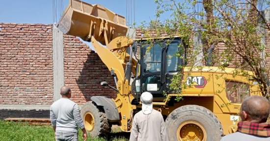 حملة لإزالة التعديات على الأراضي الزراعية فى أبو مناع غرب بدشنا 