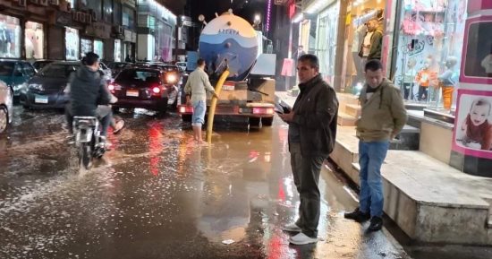 انتظام الحركة المرورية بشوارع الزقازيق الرئيسية بعد رفع مياه الأمطار 