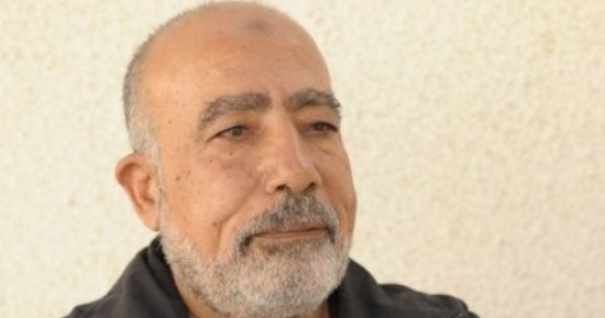 باختصار.. أهم أخبار العرب والعالم حتى منتصف الليل.. الإفراج عن شيخ أسرى فلسطين.. وصلاة من أجل المطر بفرنسا.. "جنون البقر" يضرب سويسرا مجددا.. وحل برلمان موريتانيا.. وتدشين أول جواز سفر إلكترونى بالبحرين