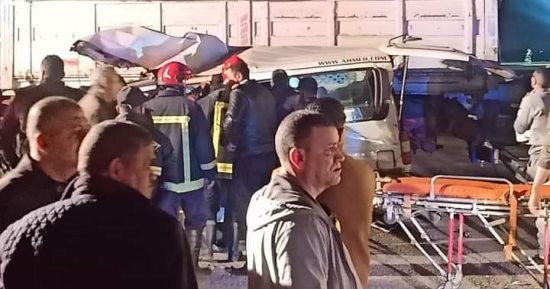 مصرع 3 أشخاص وإصابة 5 آخرين فى حادث تصادم سيارتين ميكروباص ونقل بالإسكندرية 