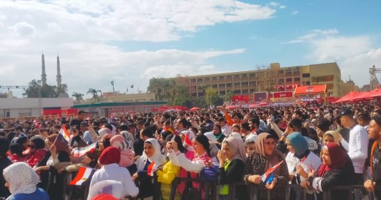 انطلاق الحفل الفنى للفنان أحمد سعد ومحمد شاهين بجامعة عين شمس بمشاركة آلاف الطلاب