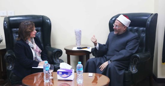 مفتى الجمهورية يستقبل أمين "القومى للطفولة والأمومة" لبحث سبل تعزيز التعاون